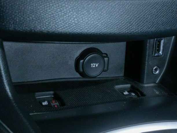 peugeot-308-bensin-2014-big-36