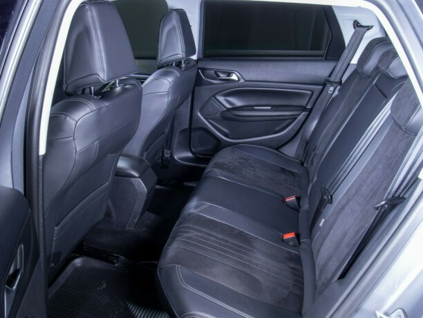 peugeot-308-bensin-2014-big-44