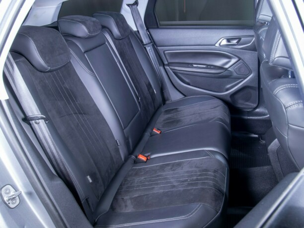 peugeot-308-bensin-2014-big-48