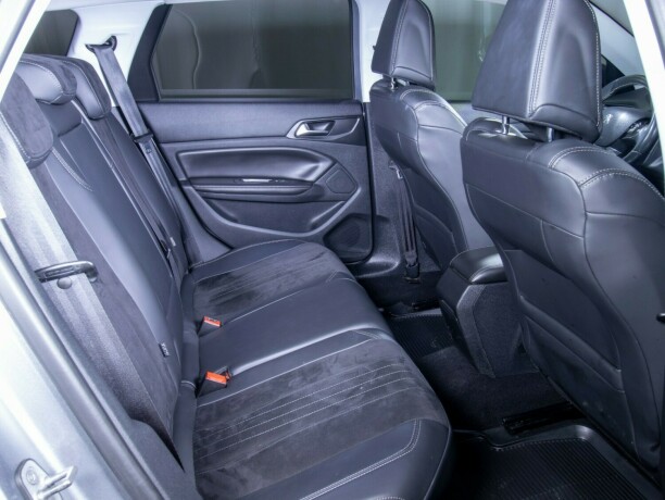 peugeot-308-bensin-2014-big-49