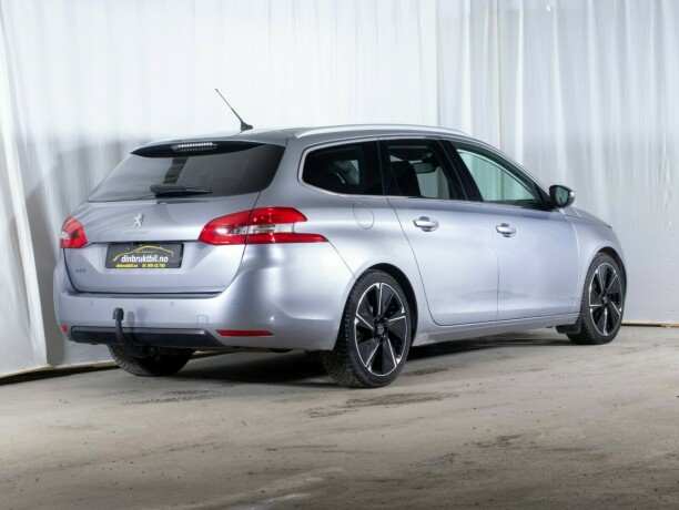 peugeot-308-bensin-2014-big-6