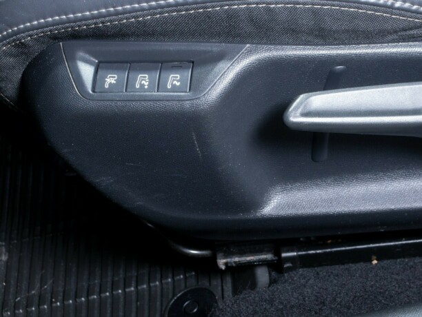 peugeot-308-bensin-2014-big-19