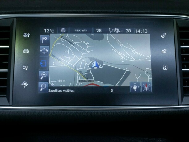 peugeot-308-bensin-2014-big-31