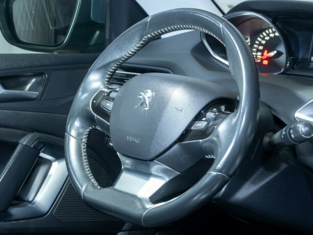 peugeot-308-bensin-2014-big-15