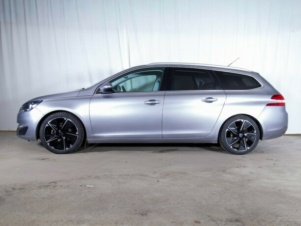 peugeot-308-bensin-2014-big-4