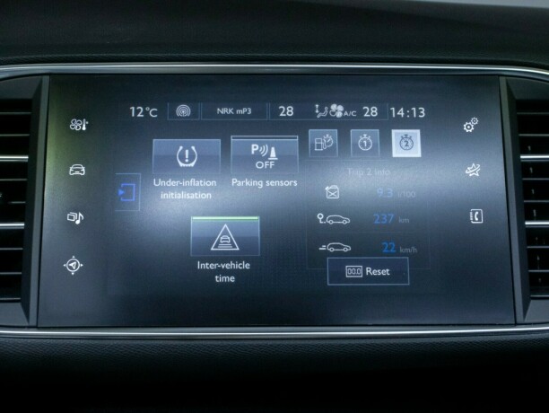 peugeot-308-bensin-2014-big-29