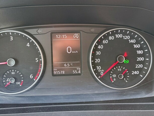 volkswagen-transporter-diesel-2019-big-5