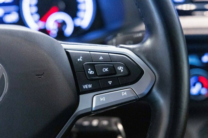 volkswagen-transporter-diesel-2023-big-12