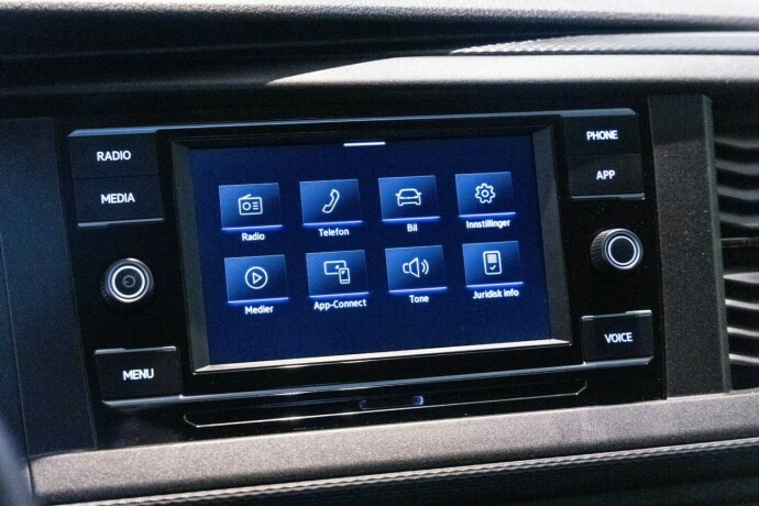 volkswagen-transporter-diesel-2023-big-18