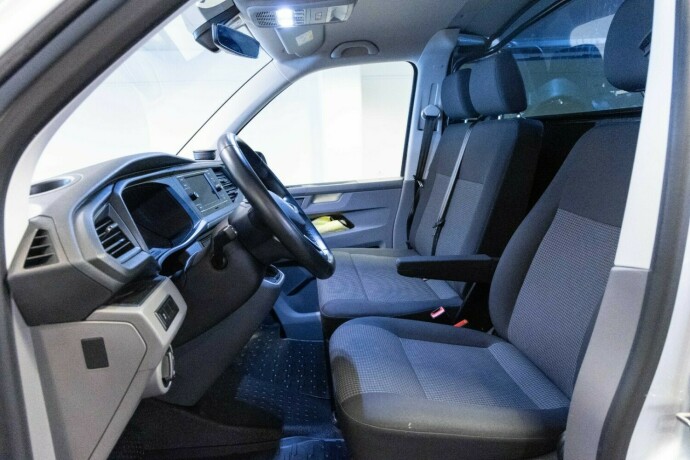 volkswagen-transporter-diesel-2023-big-4