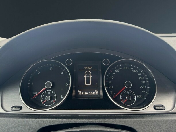 volkswagen-passat-diesel-2013-big-19