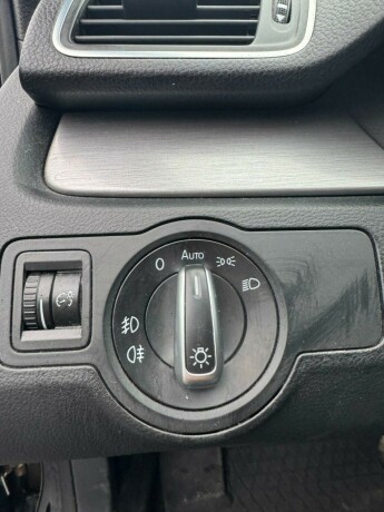 volkswagen-passat-diesel-2013-big-16