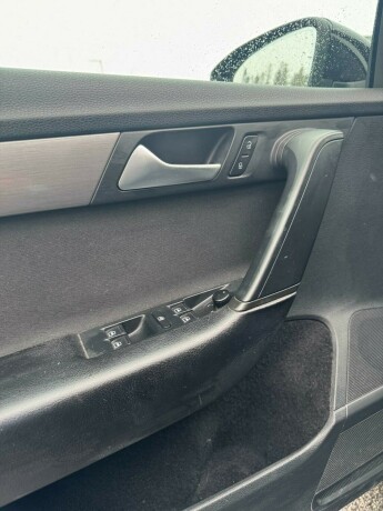 volkswagen-passat-diesel-2013-big-17