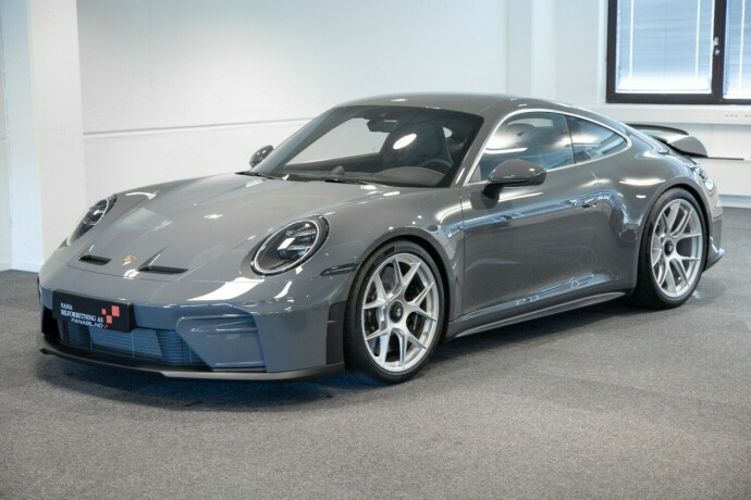 porsche-911-bensin-2025-big-0