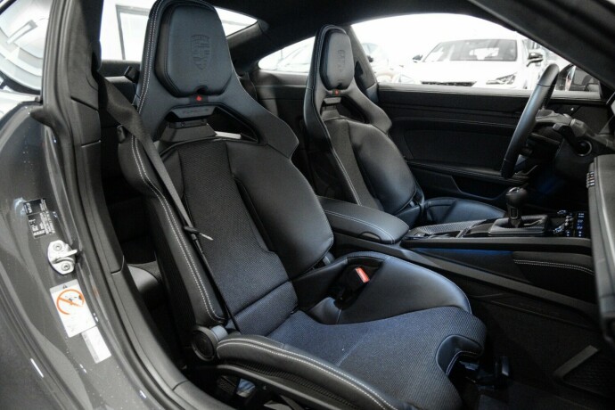 porsche-911-bensin-2025-big-12