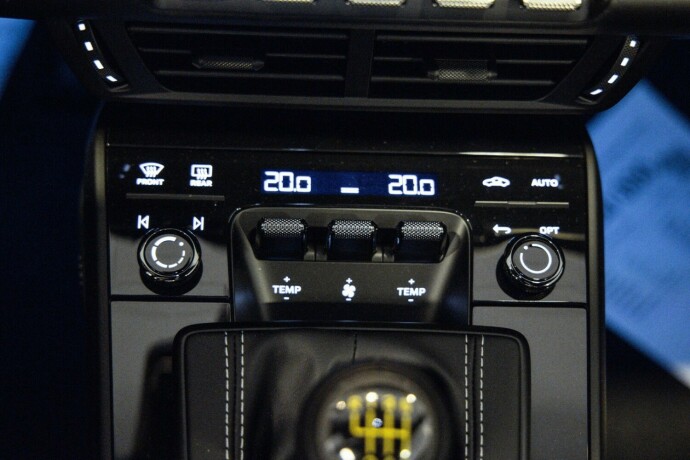 porsche-911-bensin-2025-big-22