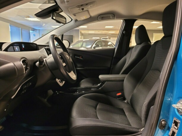 toyota-prius-plug-in-petrol-2018-big-19