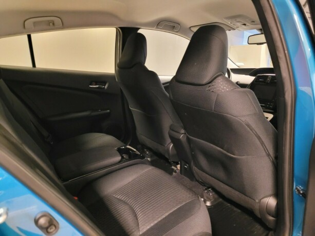 toyota-prius-plug-in-petrol-2018-big-16