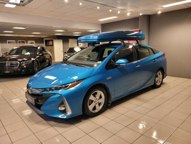 toyota-prius-plug-in-petrol-2018-big-7