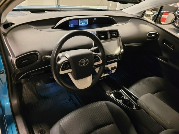 toyota-prius-plug-in-petrol-2018-big-20