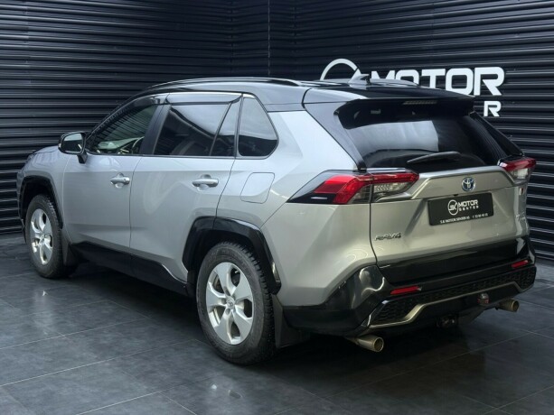 toyota-rav4-elektrisitetbensin-2020-big-1