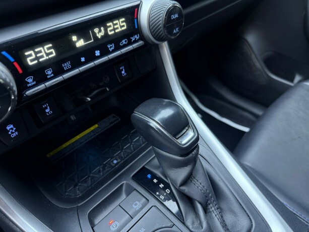 toyota-rav4-elektrisitetbensin-2020-big-24