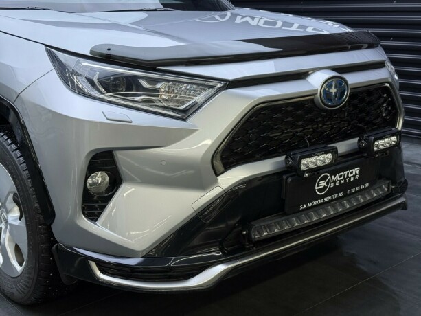 toyota-rav4-elektrisitetbensin-2020-big-2