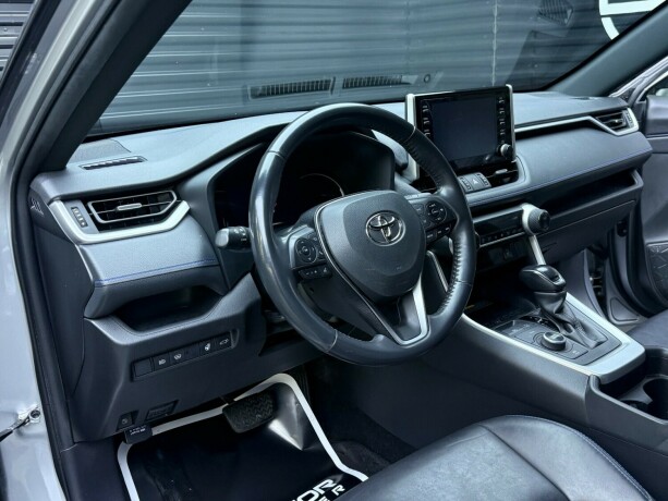 toyota-rav4-elektrisitetbensin-2020-big-10