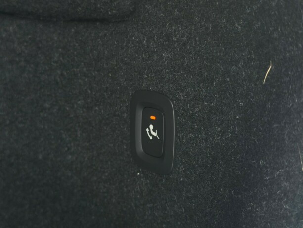 volvo-xc-40-elektrisitet-2021-big-36