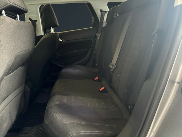 peugeot-308-bensin-2017-big-10