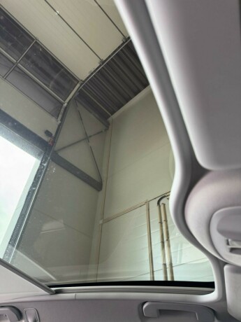 peugeot-308-bensin-2017-big-16