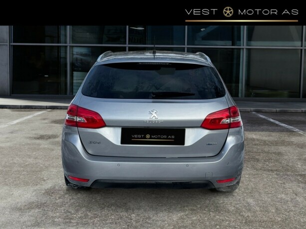 peugeot-308-bensin-2017-big-5