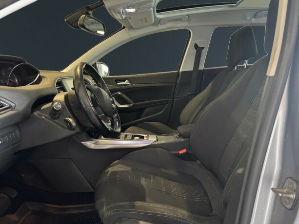 peugeot-308-bensin-2017-big-7