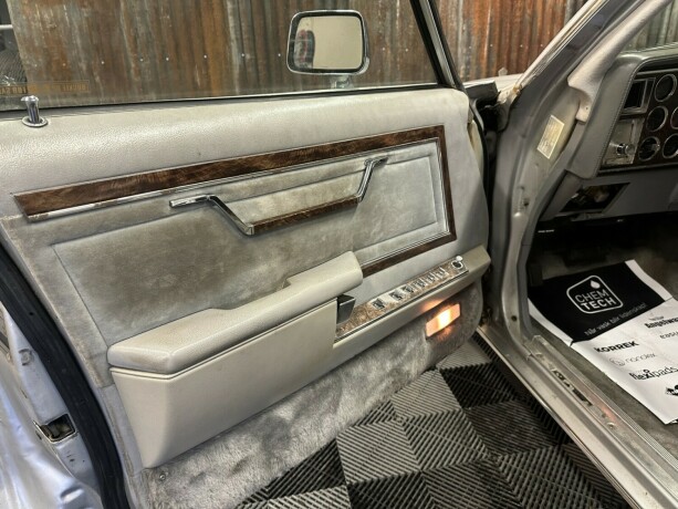 chrysler-andre-bensin-1988-big-28