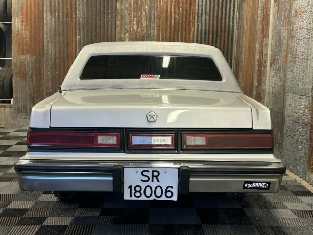 chrysler-andre-bensin-1988-big-23