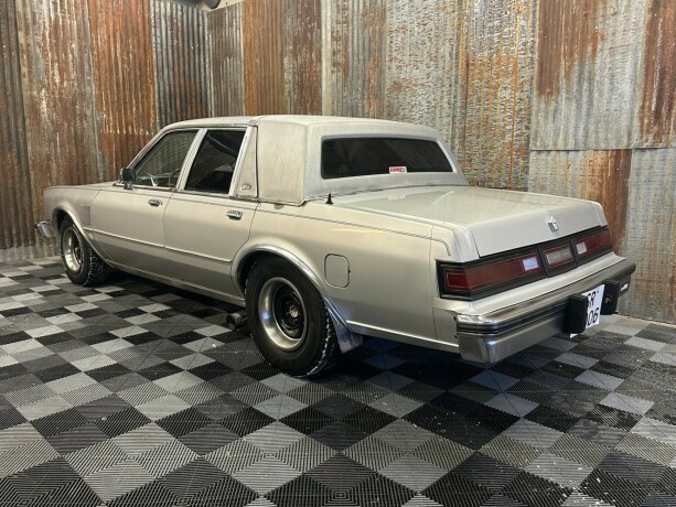 chrysler-andre-bensin-1988-big-14