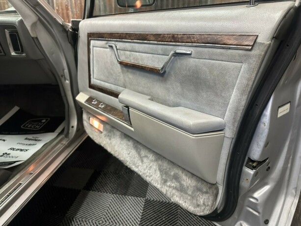 chrysler-andre-bensin-1988-big-37