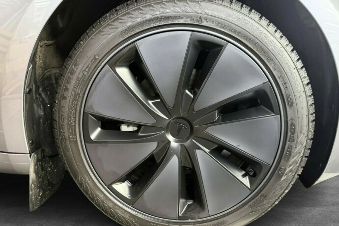 tesla-model-3-elektrisitet-2025-big-29