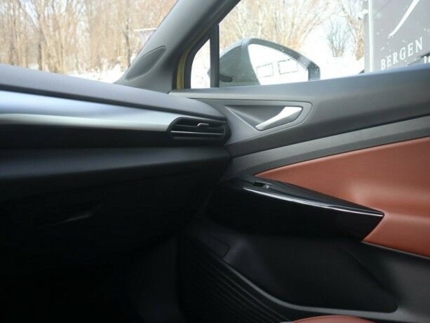 volkswagen-id4-elektrisitet-2021-big-15