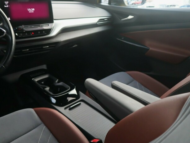volkswagen-id4-elektrisitet-2021-big-11