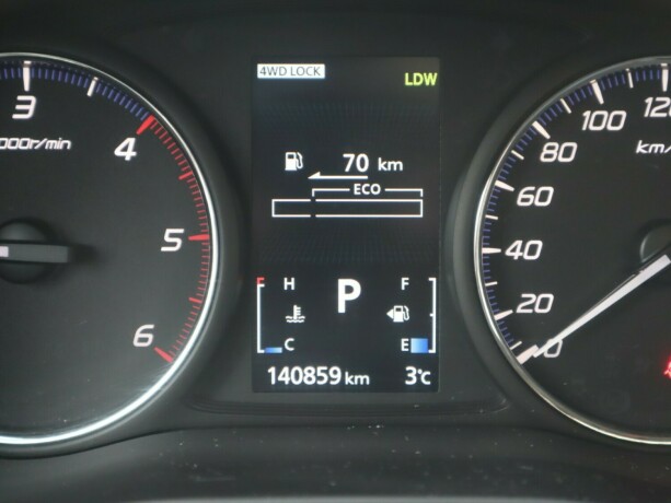 mitsubishi-outlander-diesel-2013-big-16