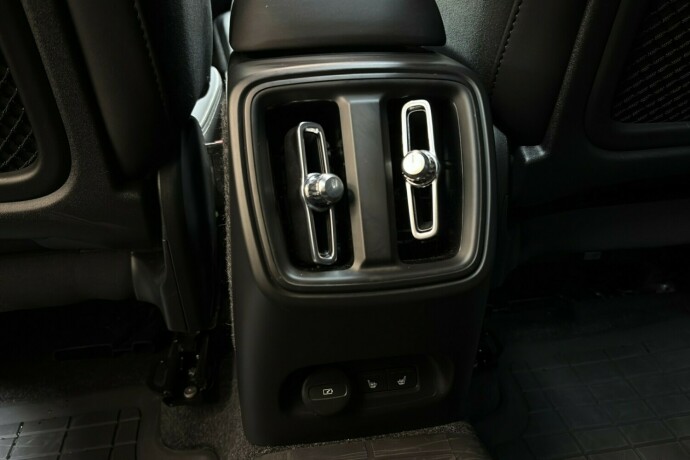 volvo-ex40-elektrisitet-2026-big-36