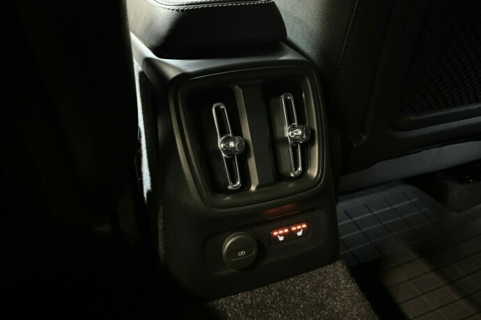 volvo-xc-40-plug-in-petrol-2020-big-37