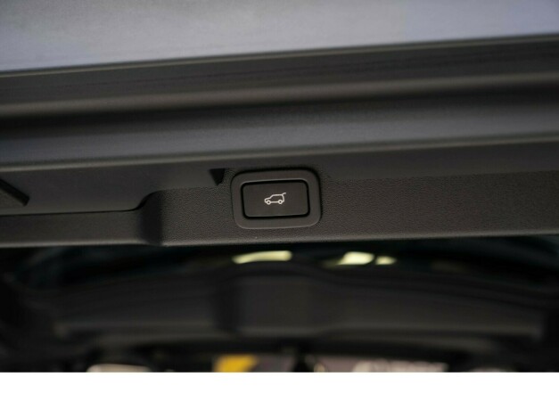 land-rover-discovery-bensin-2017-big-36