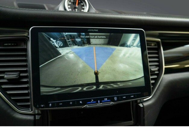 porsche-macan-bensin-2016-big-24