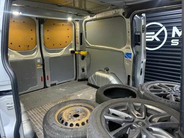 ford-transit-custom-diesel-2018-big-27