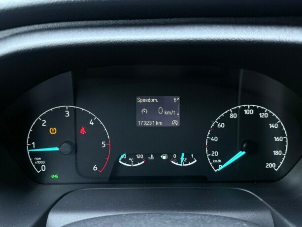 ford-transit-custom-diesel-2018-big-14