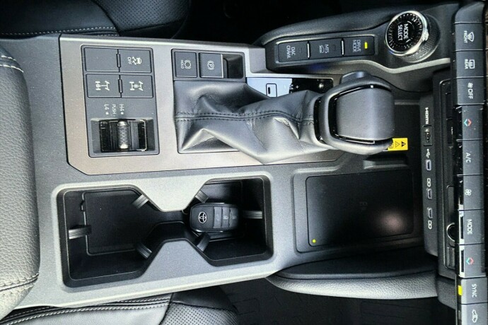 toyota-land-cruiser-diesel-2025-big-9