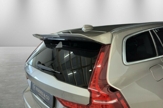 volvo-v60-diesel-2019-big-9