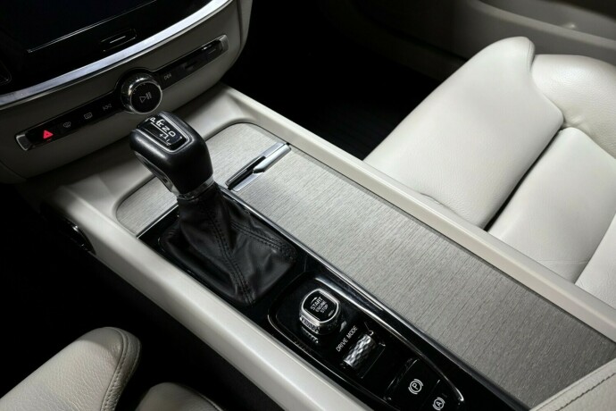 volvo-v60-diesel-2019-big-24